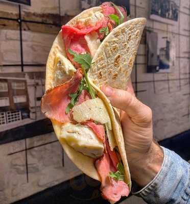 Ina Espacio De Café & Piadina