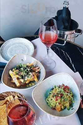 Burbujas Cava & Gastro Bar