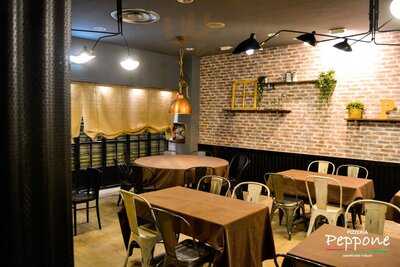 Pizzería Peppone Caracol