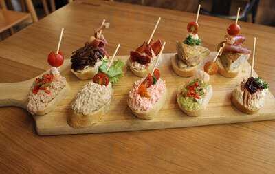 Gema‘s Tapas & The Stone Grill