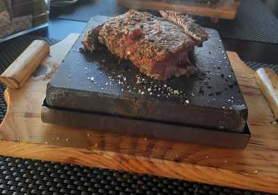 Gema‘s Tapas & The Stone Grill