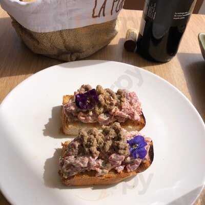 La Pera Cafe Gastrobar