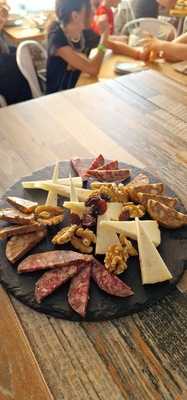 La Pera Cafe Gastrobar