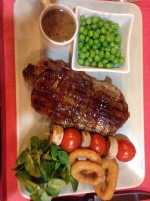 Kenmore Grill & Ollies Bar