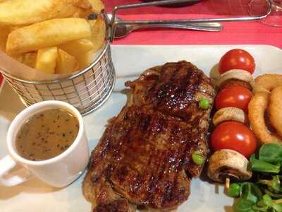 Kenmore Grill & Ollies Bar