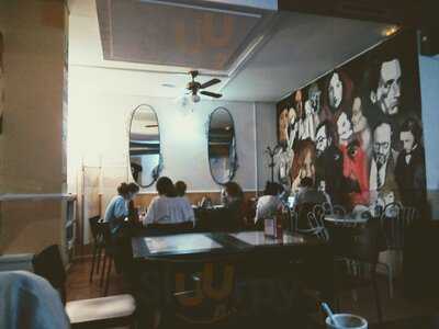 Momo Cafés Y Libros