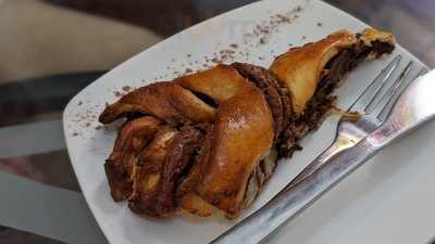 Momo Cafés Y Libros