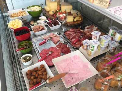 Breakfast At The Waterfront