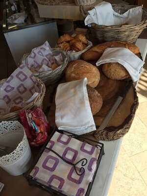 Breakfast At The Waterfront