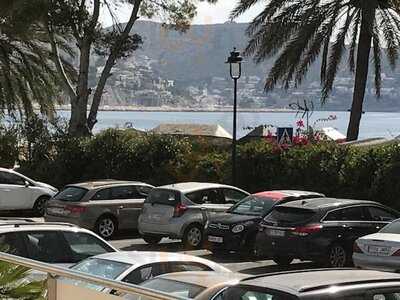 Breakfast At The Waterfront