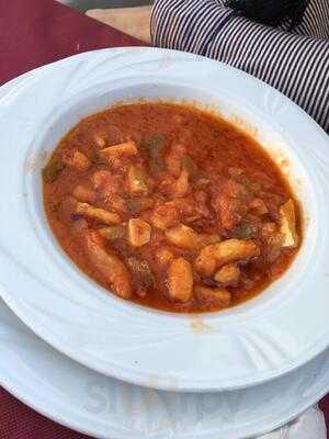 Tapas Y Vinos Rafael