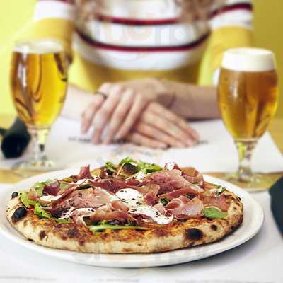 Interno Mediterraneo Pizza