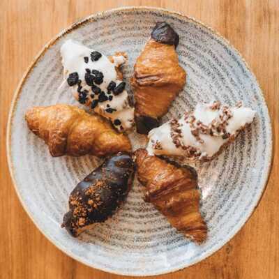 Santa Gloria Coffee & Bakery