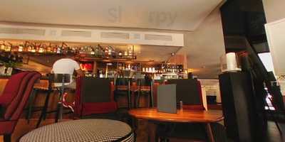 Villa Emilia Zinc Bar