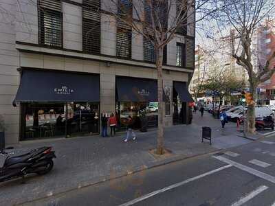 Villa Emilia Zinc Bar