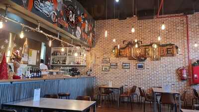 84 Burger Café