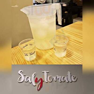 Sal Y Tomate