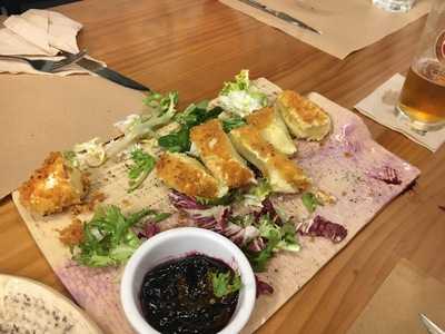 Green Dog Beer & Burger