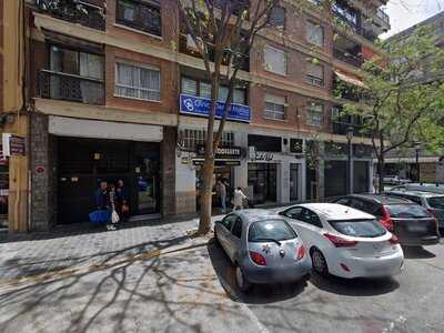 Green Dog Beer & Burger