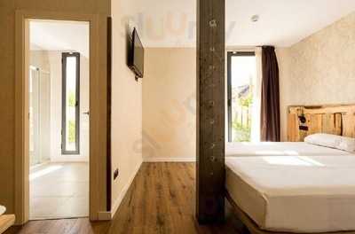 Black Swan Food & Drinks