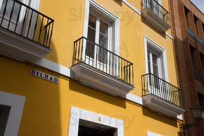 Black Swan Food & Drinks