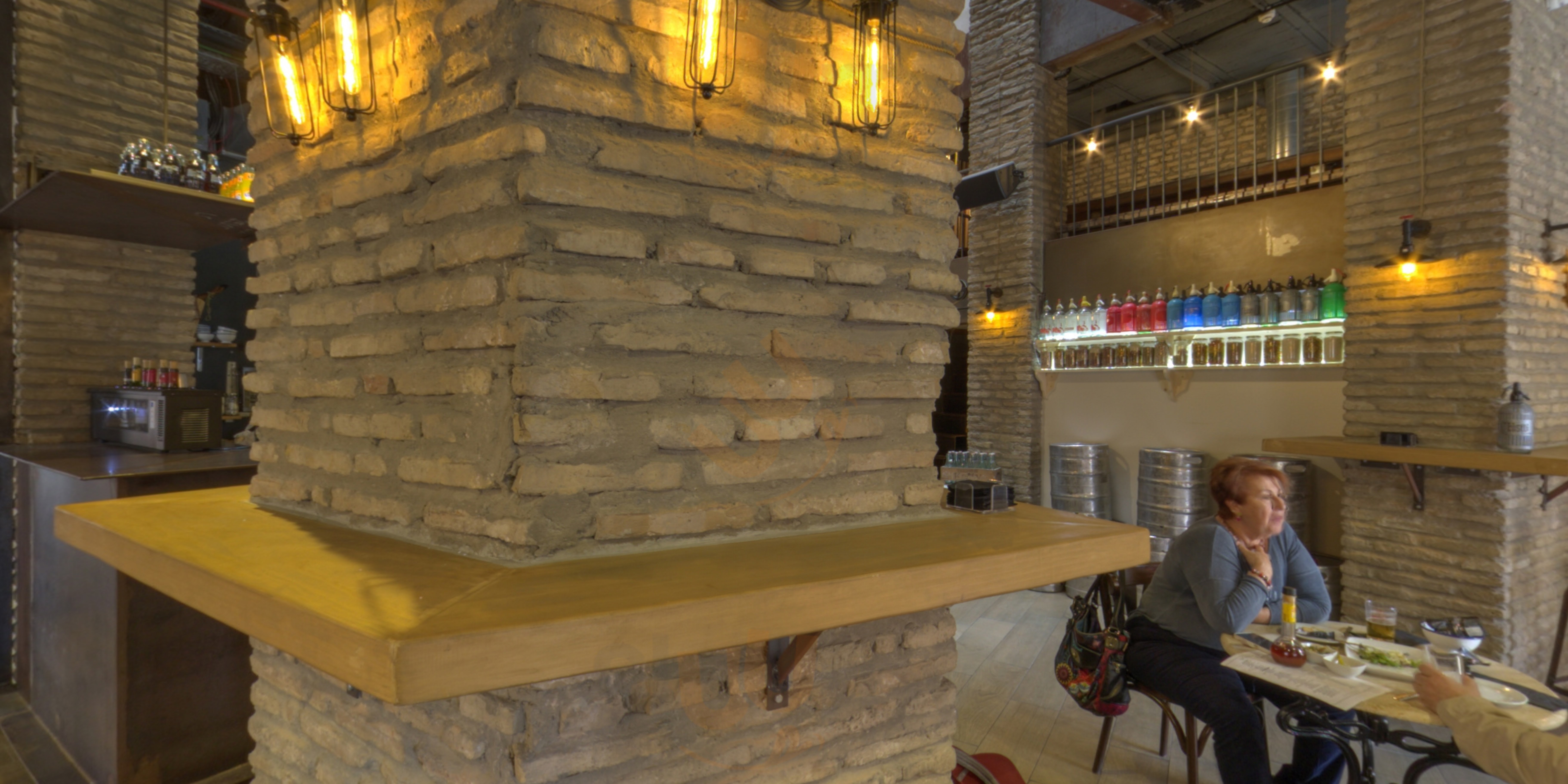 Black Swan Food & Drinks