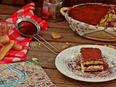 Eatwith: Coral & Alex Of Seville