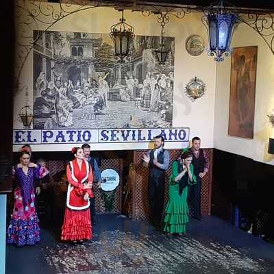El Patio Sevillano