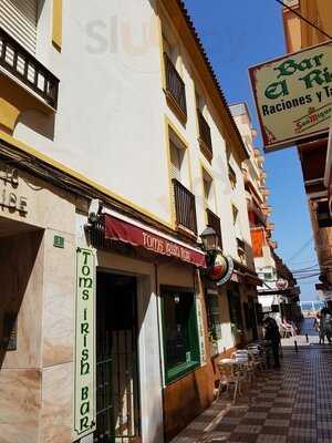 Toms Irish Bar