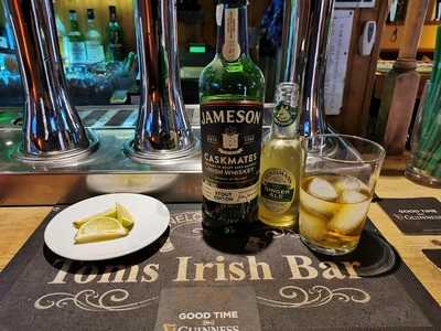 Toms Irish Bar