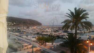 Captain Andy's Cocktail Bar