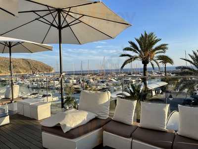 Captain Andy's Cocktail Bar