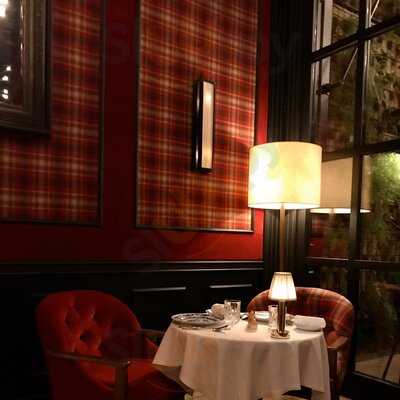 Contraban Restaurant