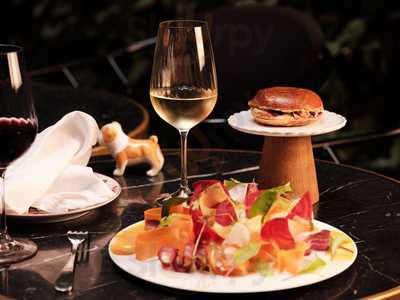 Contraban Restaurant