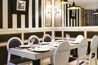 La Mafia Se Sienta A La Mesa