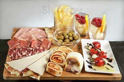 Pizzería Cafetería 8 1/2 - Photo 8