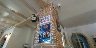 Hill Top Sorts Bar & Grill