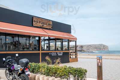 Woww! Bar - Restaurant