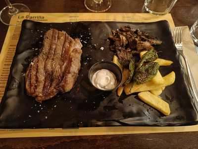 La Parrilla Delicatessen