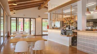 Pins Padel Club House