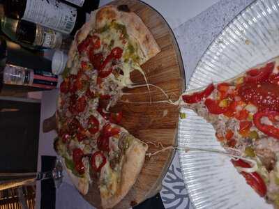 Essenza Restaurante & Pizza