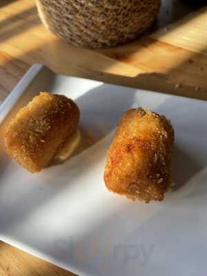 La Estacion Bar And Kitchen