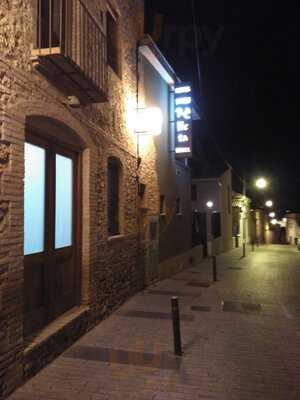 Restaurante La Barra Del Hotel Muralleta