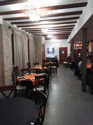Restaurante La Barra Del Hotel Muralleta