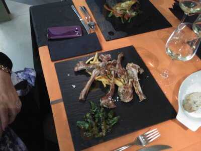 Restaurante La Barra Del Hotel Muralleta