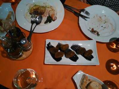 Restaurante La Barra Del Hotel Muralleta