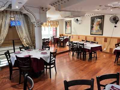 Bombay Spicy Indian Restaurant - Photo 8