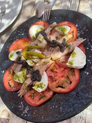 El Chiringüito Beach Bar