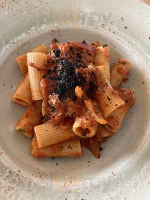 Mezzo & Mezzo Restaurant