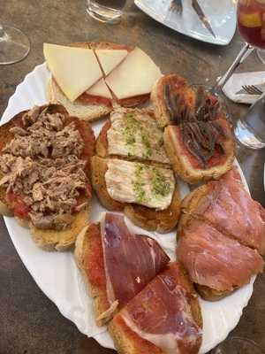 La Bodeguito Del Tapeo - Photo 8